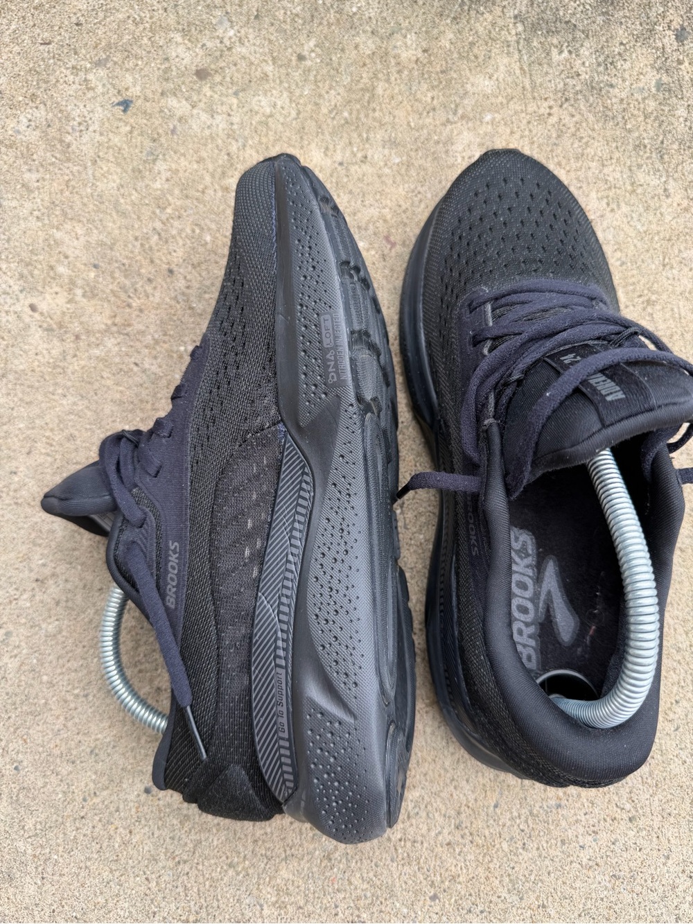 Brooks Adrenaline GTS 24 Womens Size 8.5 B Running Shoes Black Ebony 1204261B020 - Picture 9 of 12